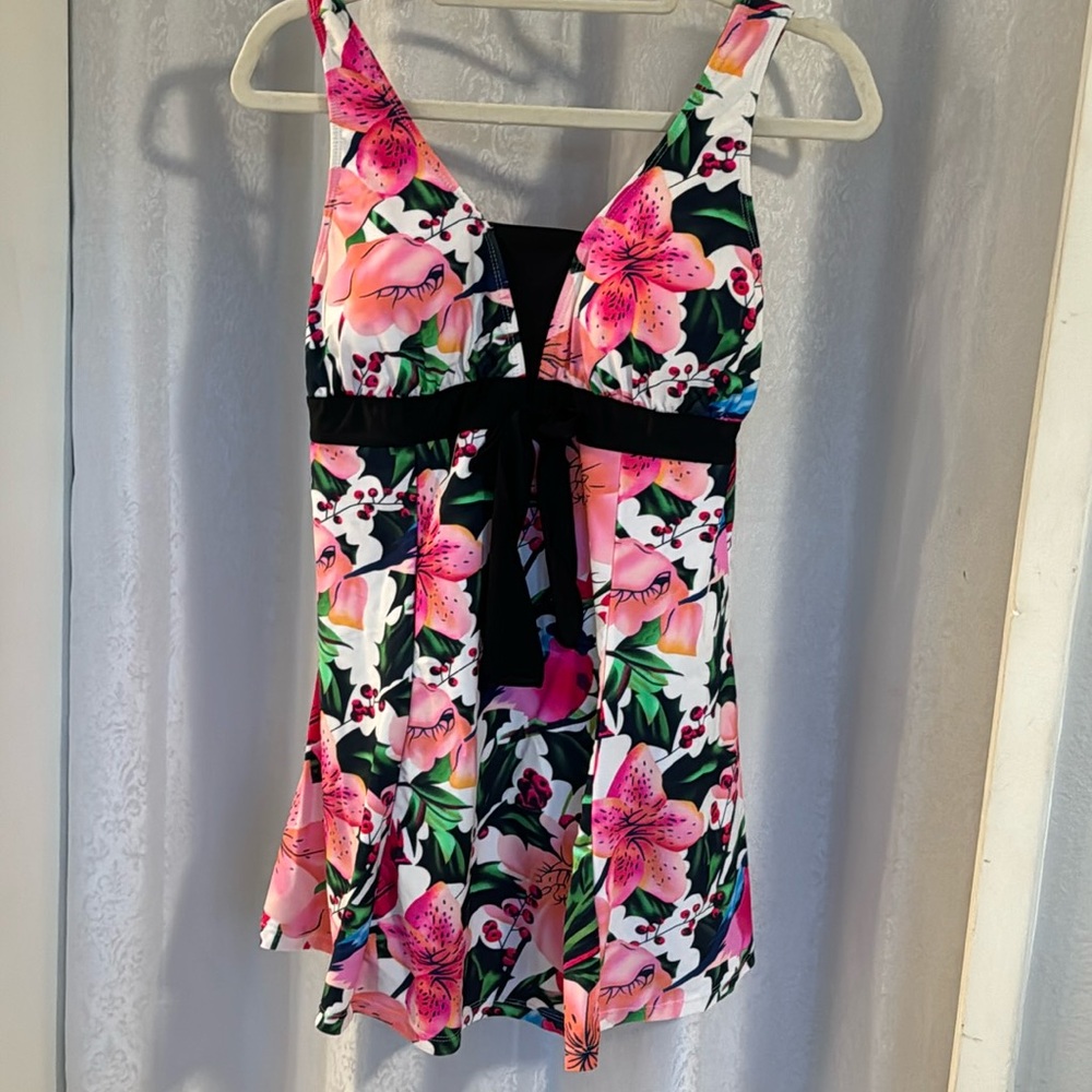 WANTDO Floral V-Neck One-Piece Swimdress with Waist Tie - Pink & Black